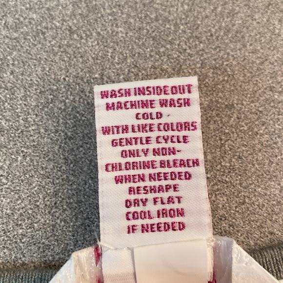 Candie’s - NWOT fitted, long sleeve sweater. Size L - Picture 4 of 8